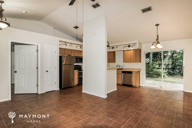 Photo - 1460 Greenview Ave