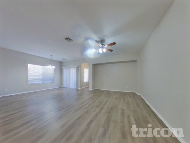 Photo - 13038 W Aster Dr
