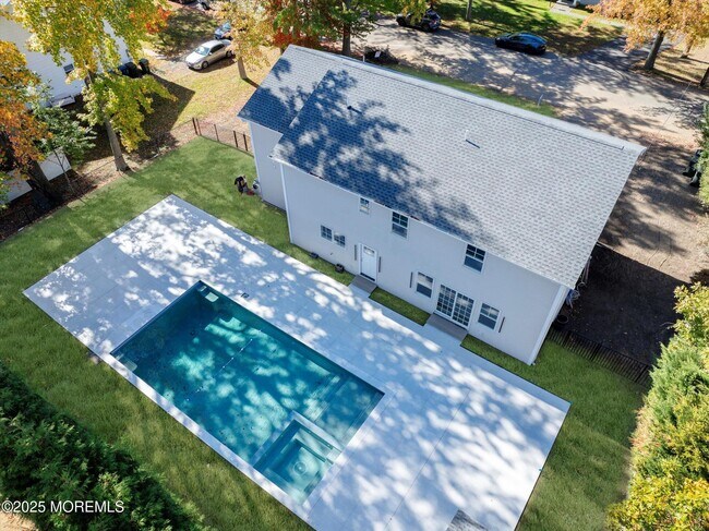 Photo - 243 Woodcrest Rd