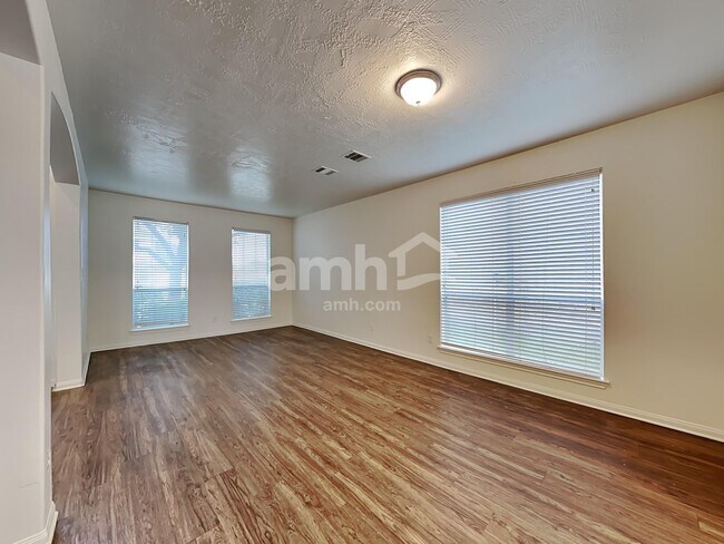 Photo - 3931 Oak Plank Rd