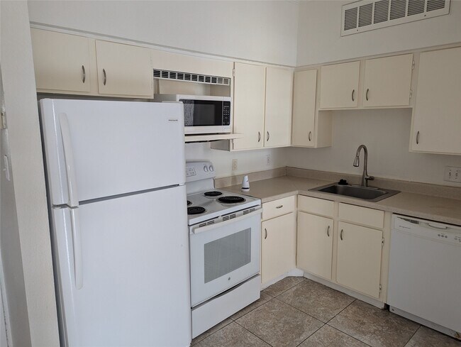 Building Photo - 10855 Meadowglen Ln Unit 810