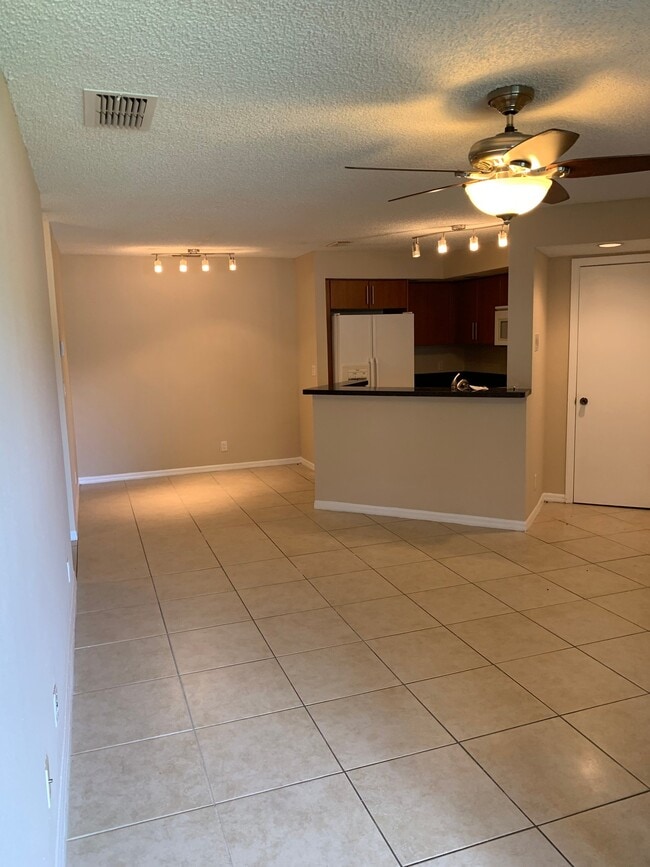 Photo - 3370 Pinewalk Dr N Unit 1215