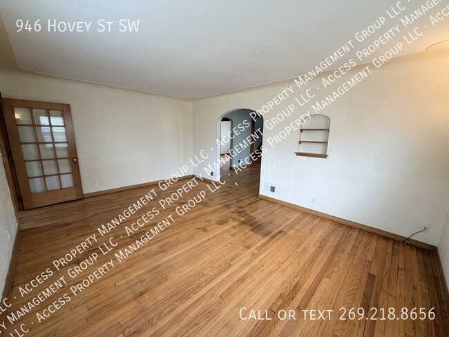 Photo - 946 Hovey St SW