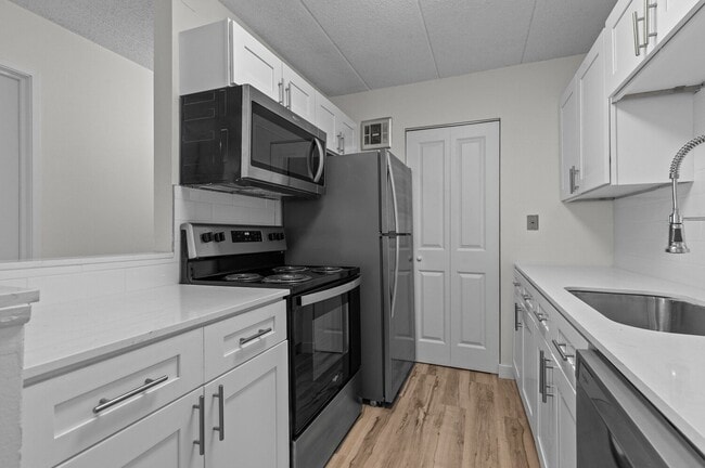 Photo - Residences of Troy Apartments - Troy, MI