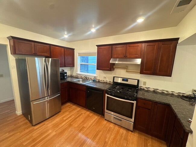 2007 E 22nd St Unit Front