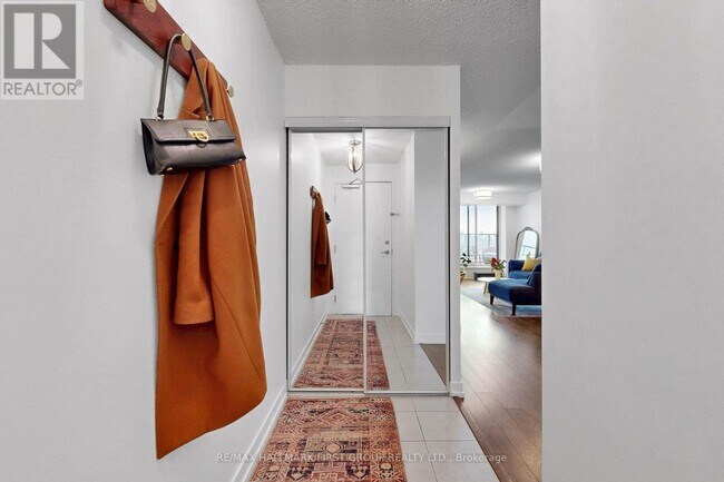 Photo - 812 Lansdowne Ave Unit 918