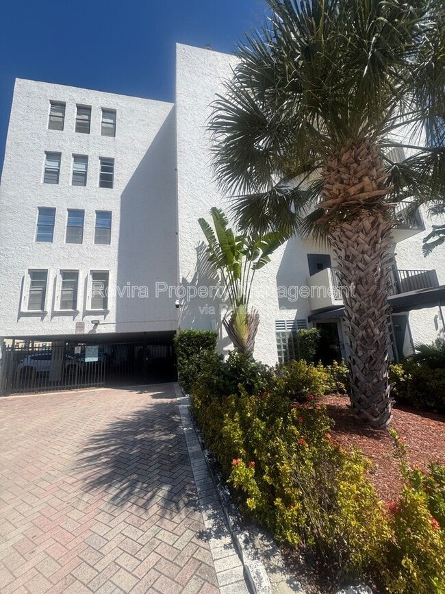 Photo - 6545 Indian Creek Dr Unit 403