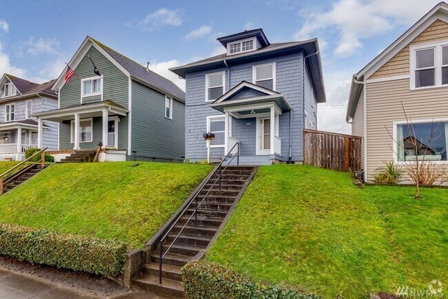 Building Photo - 2112 Wetmore Ave Unit B Rental