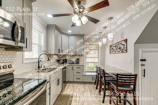 Photo - 702 Plaid St