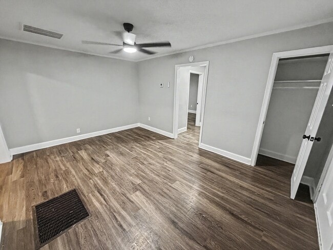 Photo - 1473 Oberle Ave