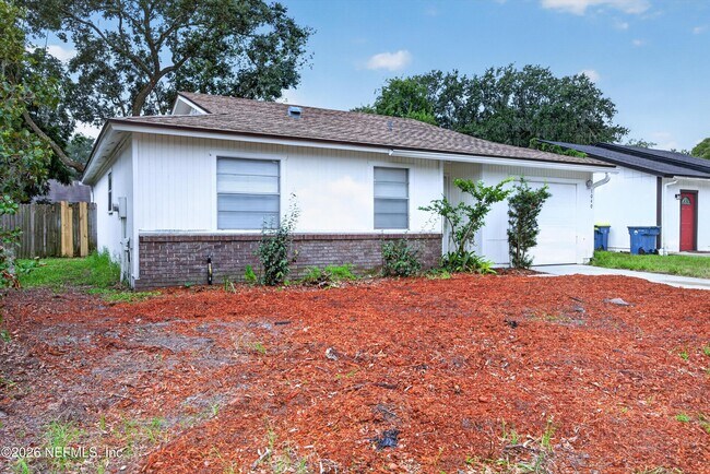 Photo - 1040 Willow Cove Ct E
