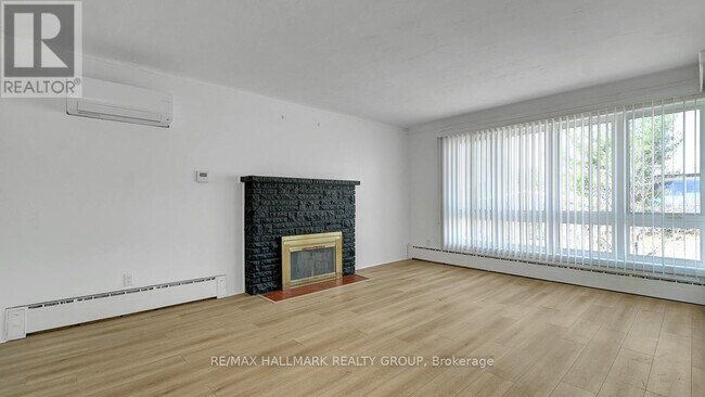 Photo - 264 Michel Cir Unit 2
