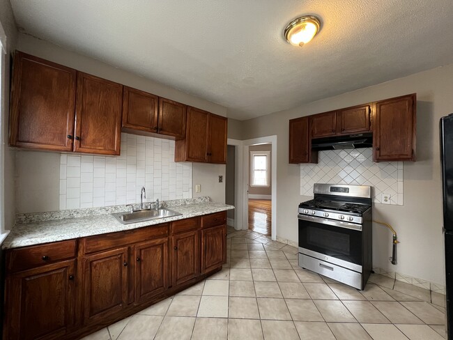 Building Photo - 7 Cameron St Unit 3 Rental