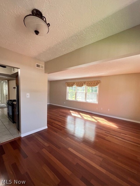 Building Photo - 20301 Shelburne Rd Unit 8B
