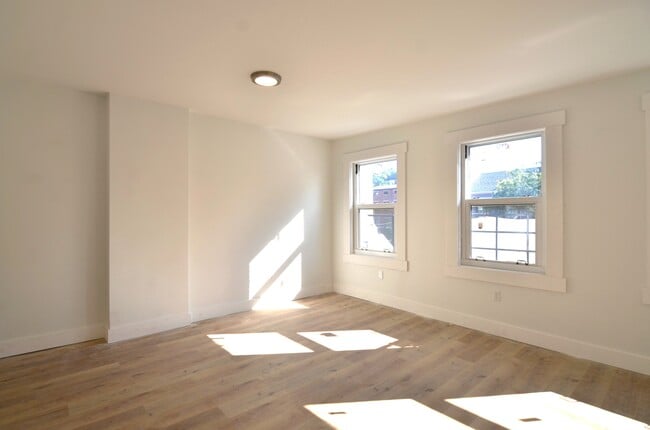 Photo - 1607 Race St