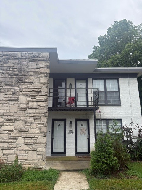 Building Photo - 2111 Evelyn Ave