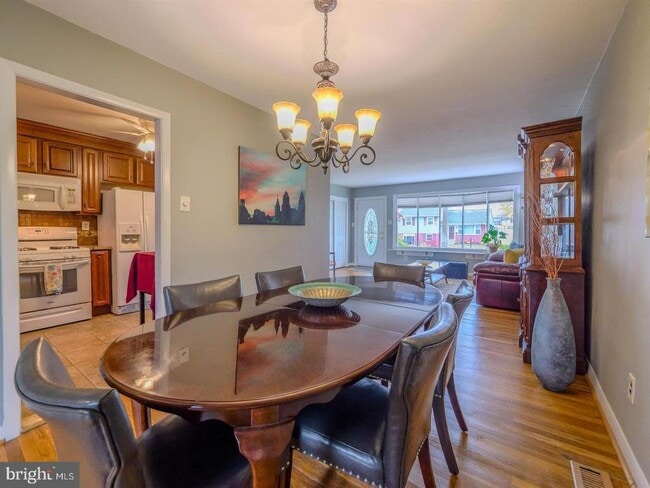 Photo - 217 Bramber Dr