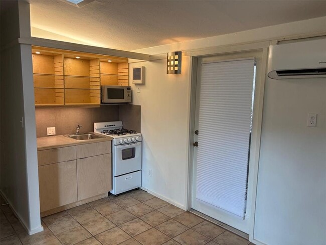 Building Photo - 1714 Summit View Pl Unit 3