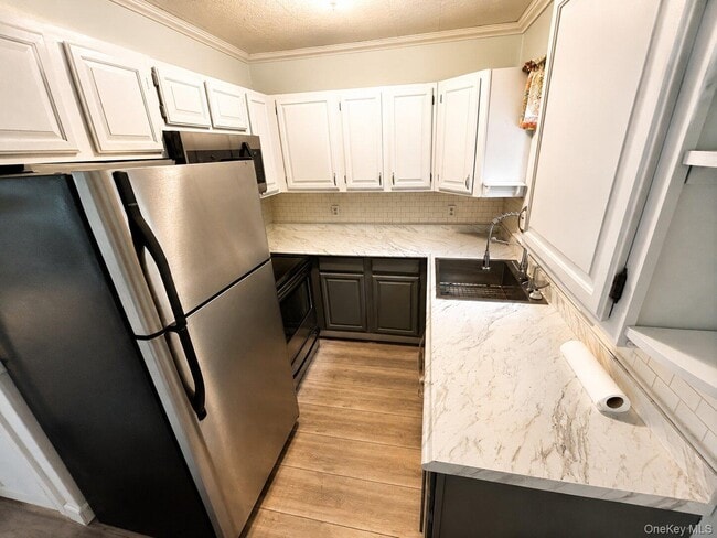 Photo - 17 Greenview Ave