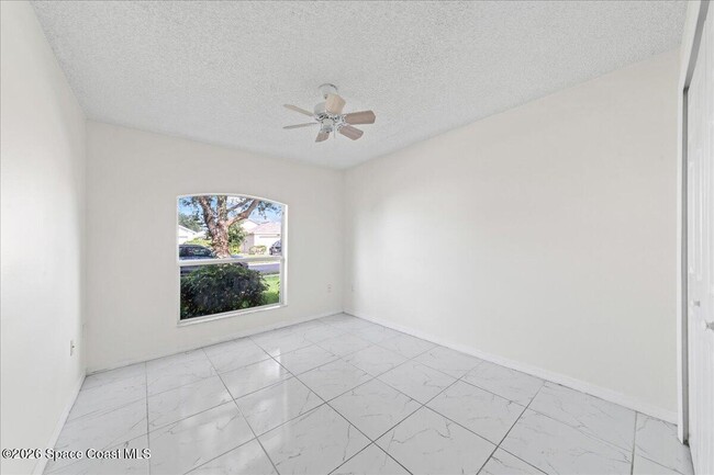 Photo - 2165 Redwood Cir