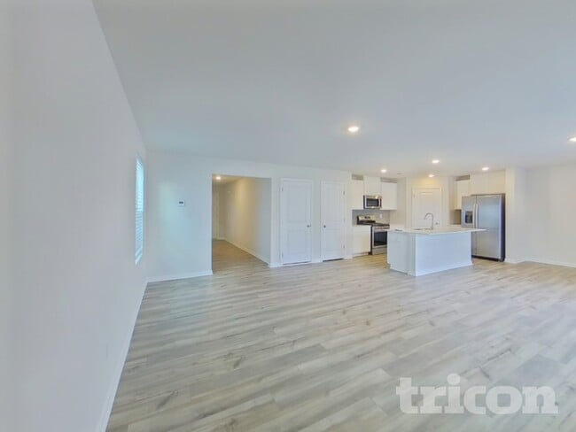 Photo - 4030 Rustling Grass Trl