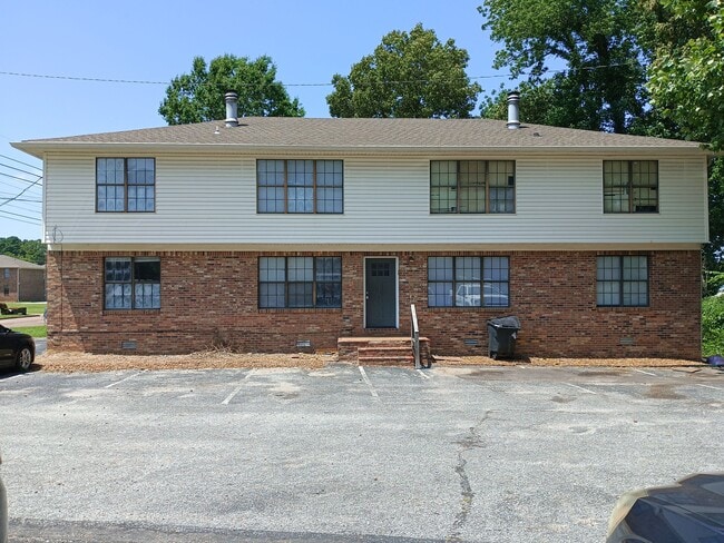 Building Photo - 263 Tinker Hill Cv Unit B