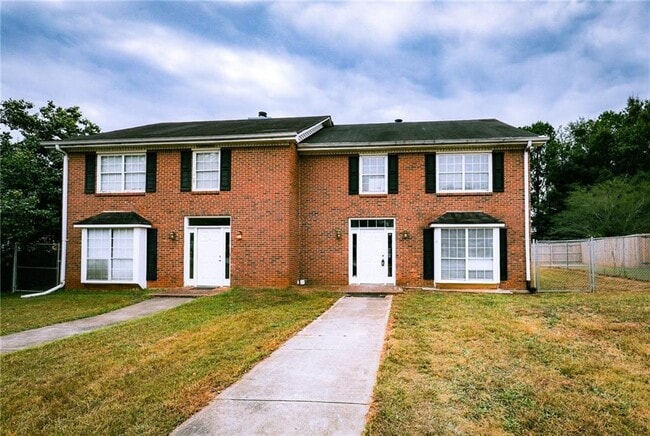 Building Photo - 2133 Hickory Bend SE Unit B