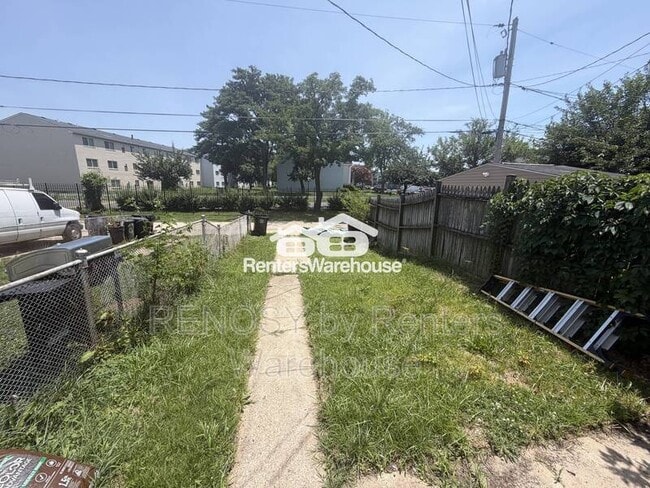 Photo - 2067 Larkhall Rd