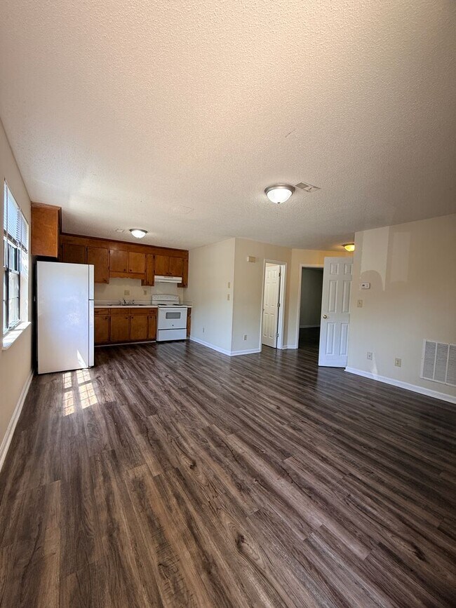 Photo - Ivy Court Apartments – 2 Bedroom, 1 Bath | Greenville, NC Unit 3311 9