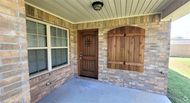 Building Photo - 1212 Mesa Dr Rental