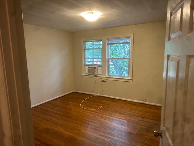 Photo - 920-919 19th St NE Unit 4