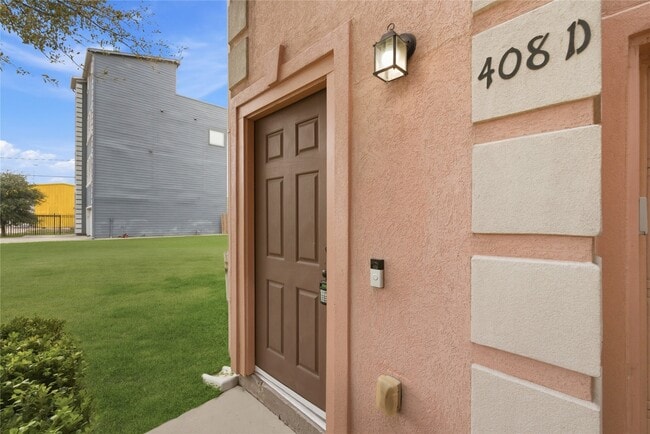 Building Photo - 408 Eichwurzel Ln