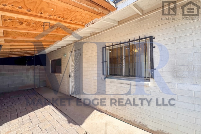 Photo - 2Bed/1Bath House at AZ-51/Thomas Rd! NO CREDIT, NO BACKGROUND, NO RENTAL HISTORY CHECK!