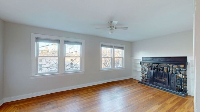 Photo - Renovated 2 Bedroom Apartment in Wooster Square! Unit 4 (3)