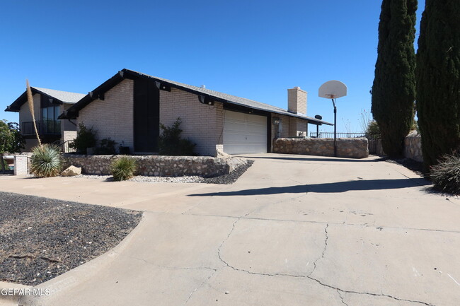 Photo - 3000 Parknorth Dr