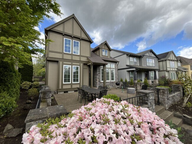 Photo - Charming 3 Bedroom Villebois Home with Loft, A/C, Designer Finishes and Community Pool!