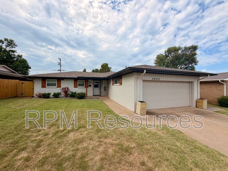 Photo - 2024 Plymouth Ln