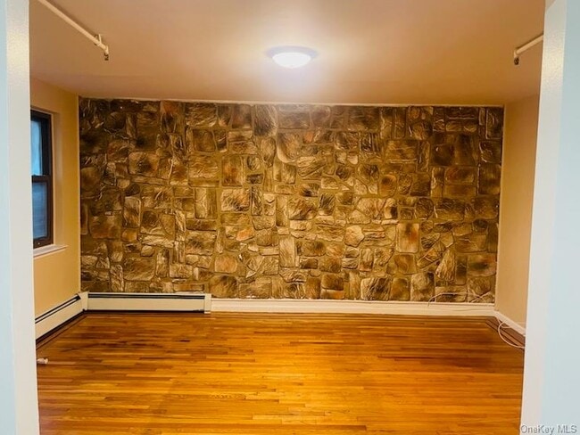 Photo - 189-37 37th Ave