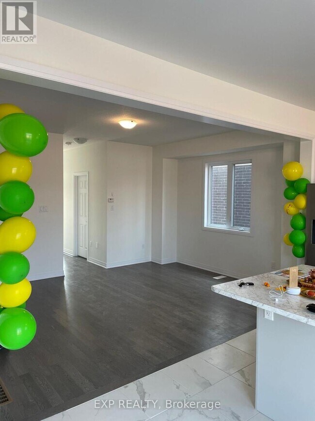 Photo - 148 Port Cres