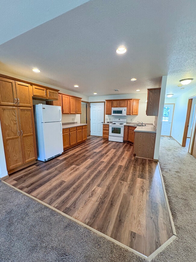 Photo - 1012 W Shorewood Dr