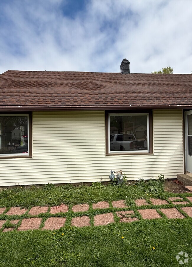 Building Photo - 4425 Kennett Ave Rental
