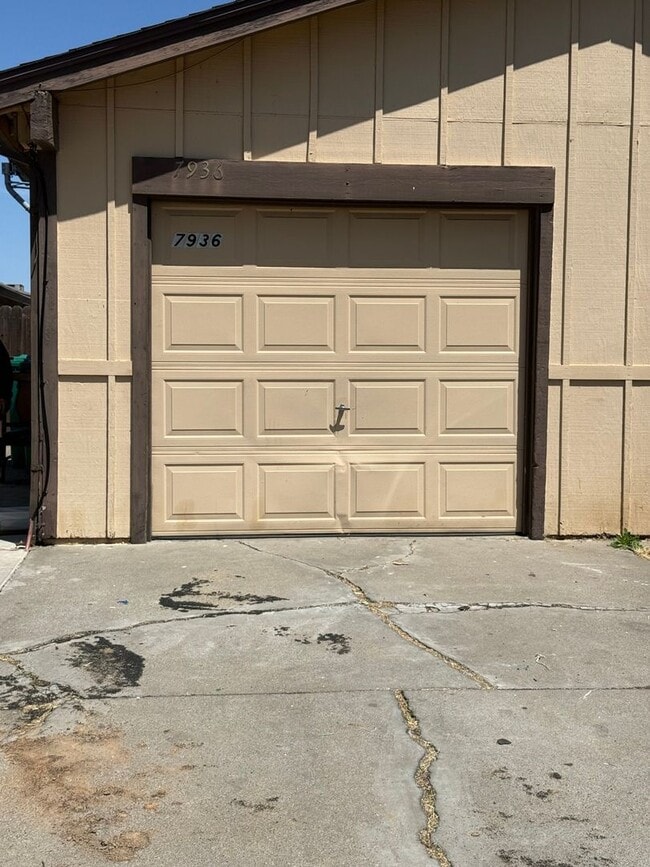 Photo - 7936 Montauban Ave