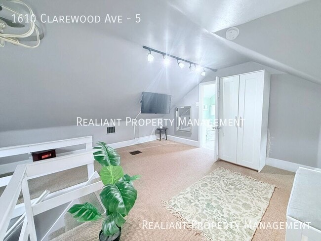 Photo - 1610 Clarewood Ave Unit 5