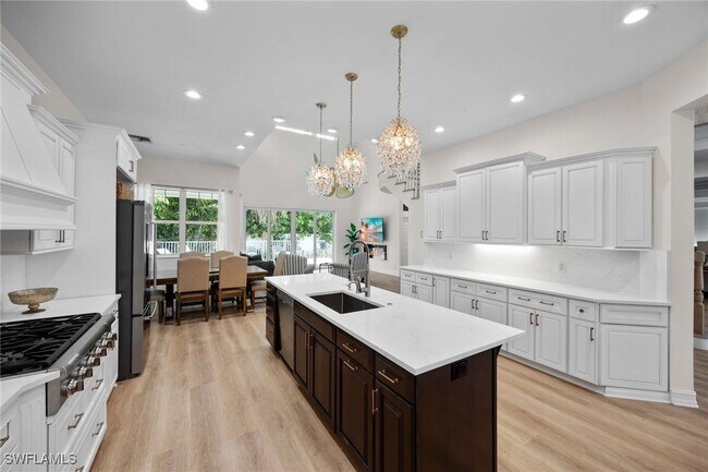 Photo - 160 3rd St N