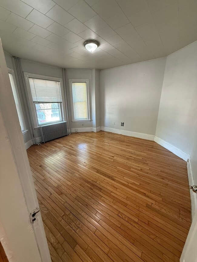 889 Saratoga St Unit 1
