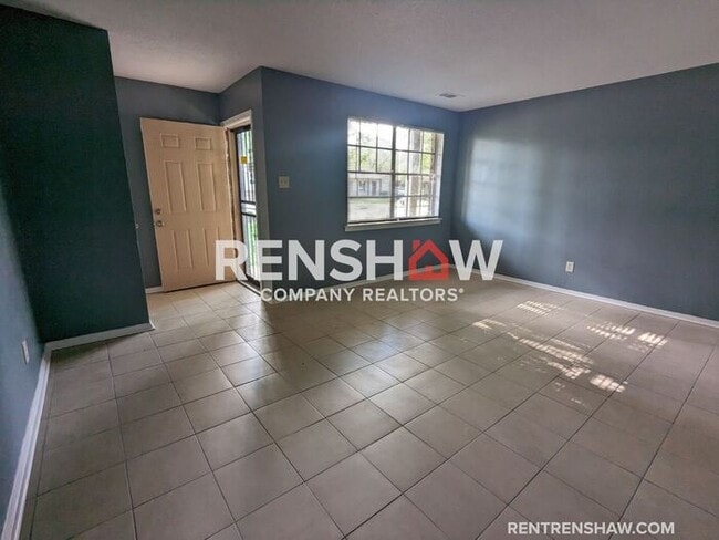 Photo - Charming Duplex - Parkway Village - Now Av...
