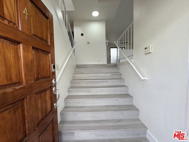 Photo - 31 Eastern Ave