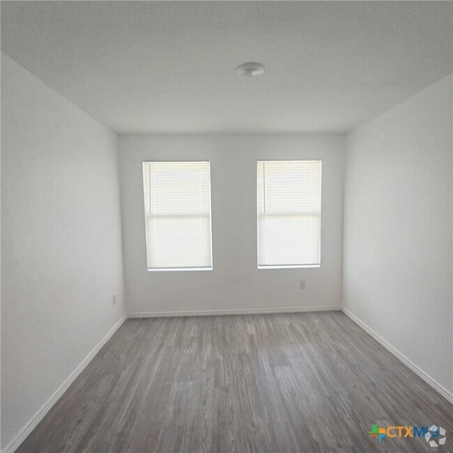 Building Photo - 175 Wolf Crest Blvd Rental