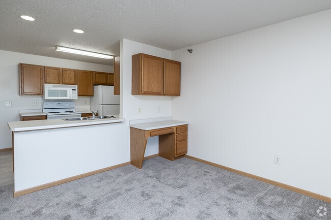 1BR, 1BA - 800SF - Dining Area
