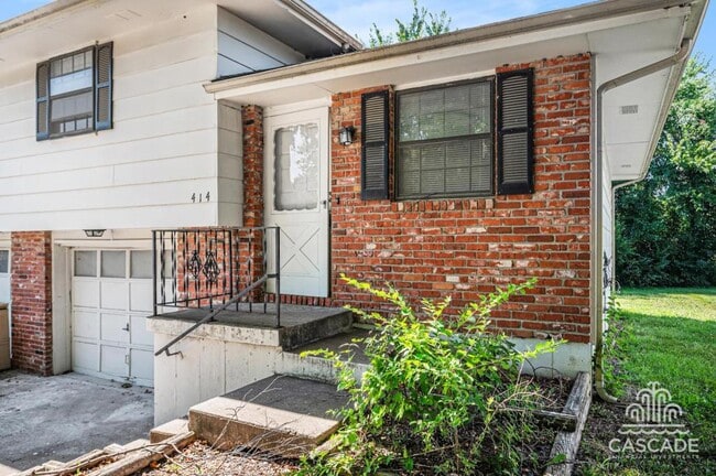 Photo - 414-414 SW Chicago St